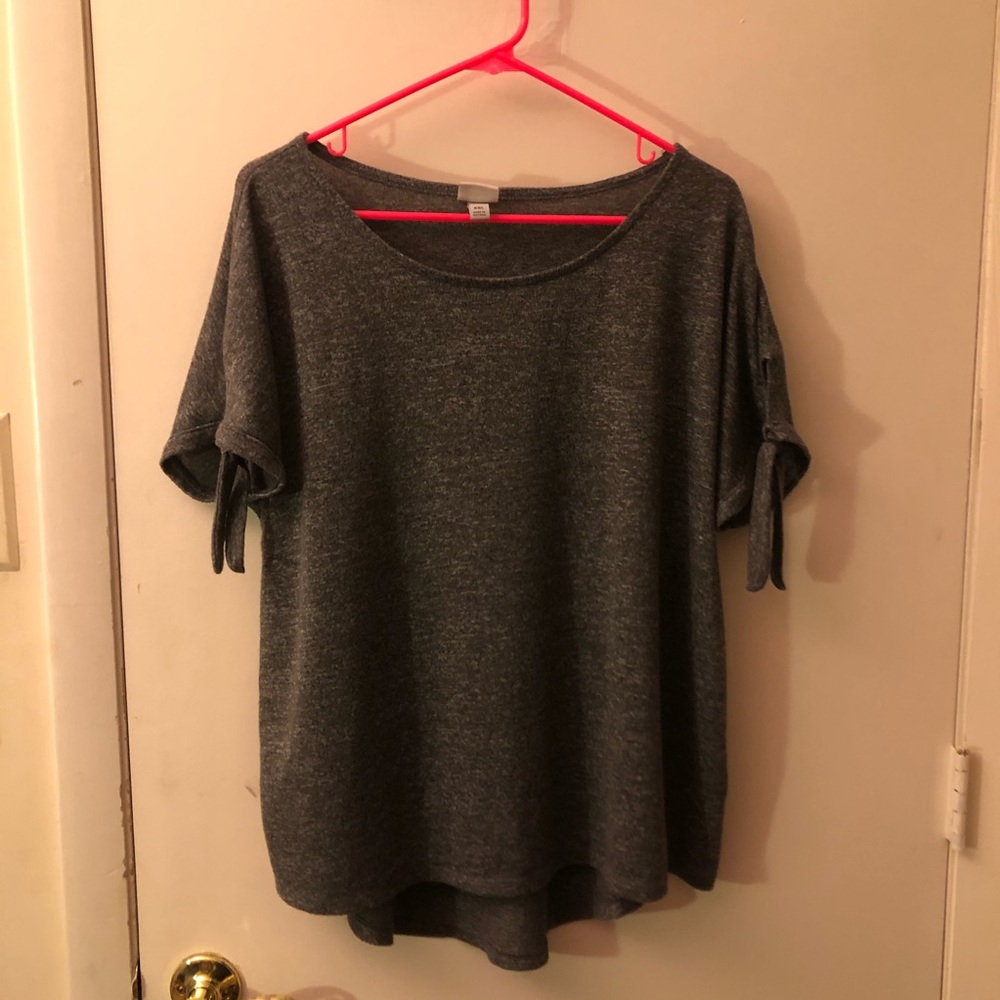 Gray blouse with ties on sleeves